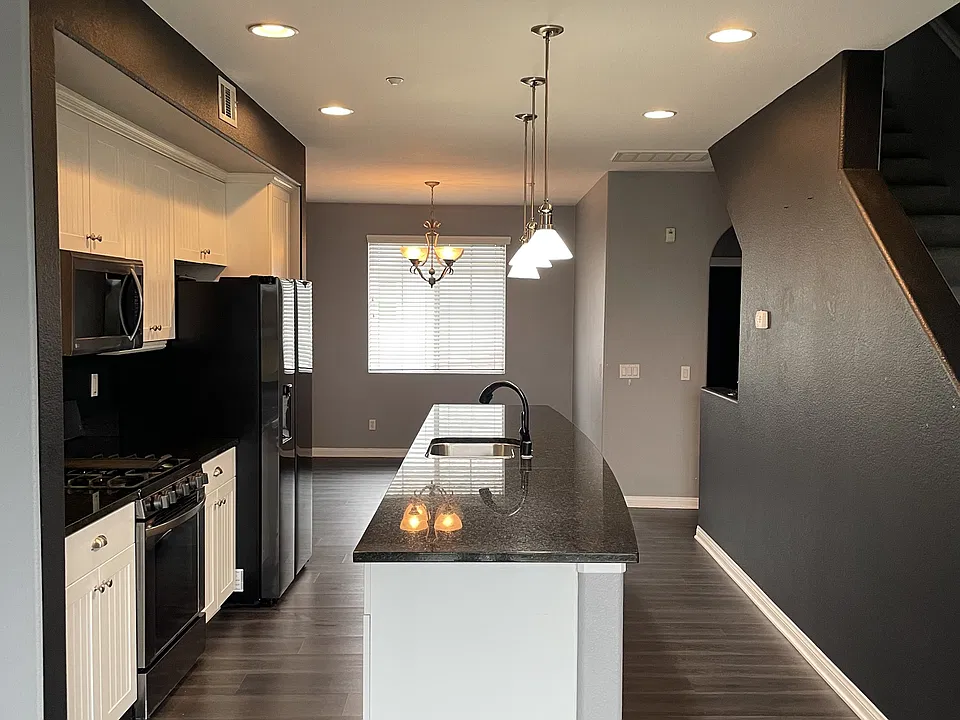 810 Harbor Cliff Way #227