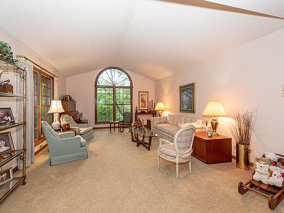 5th image of 2113 Buckingham Cir