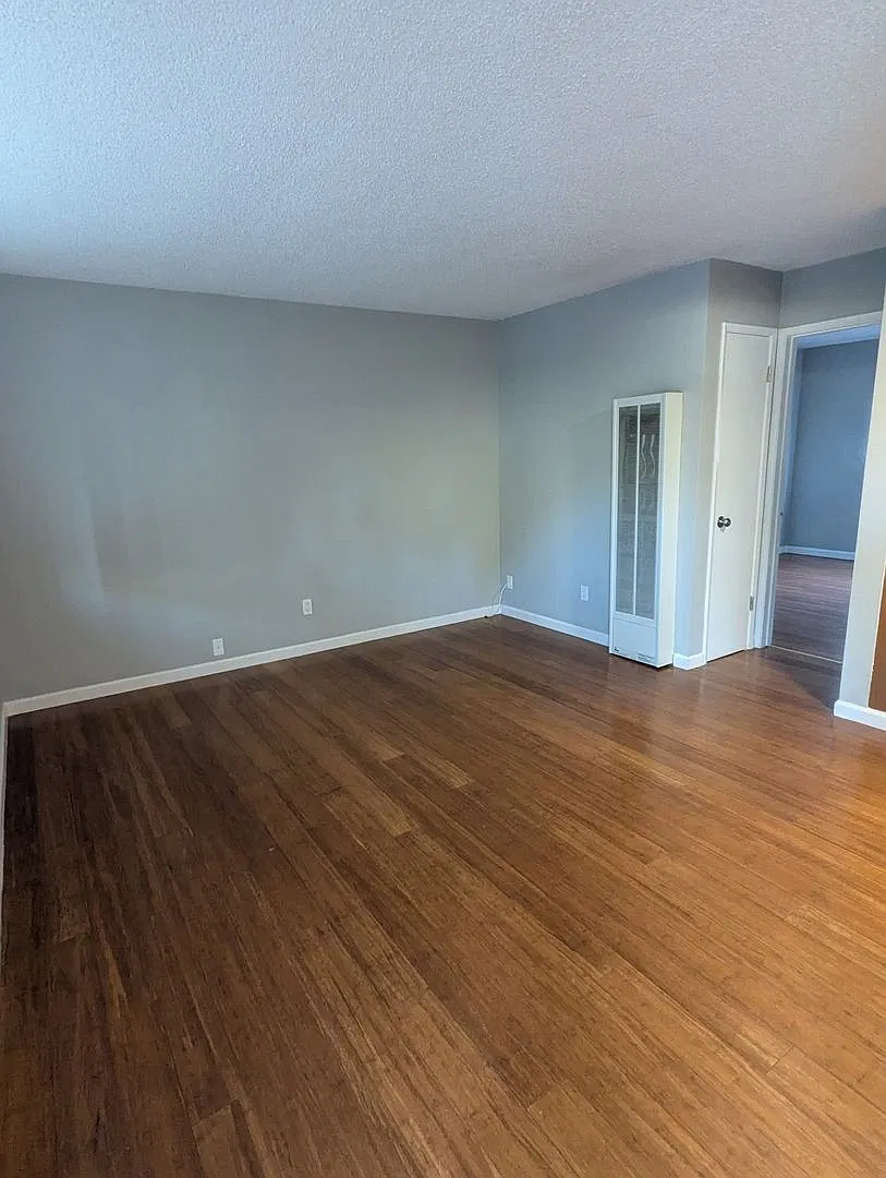Meadowlark Apartments — Photo 1