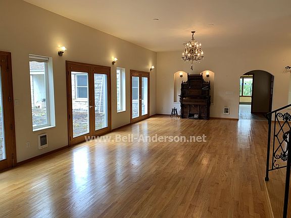 4th image of 22404 8th Ave S