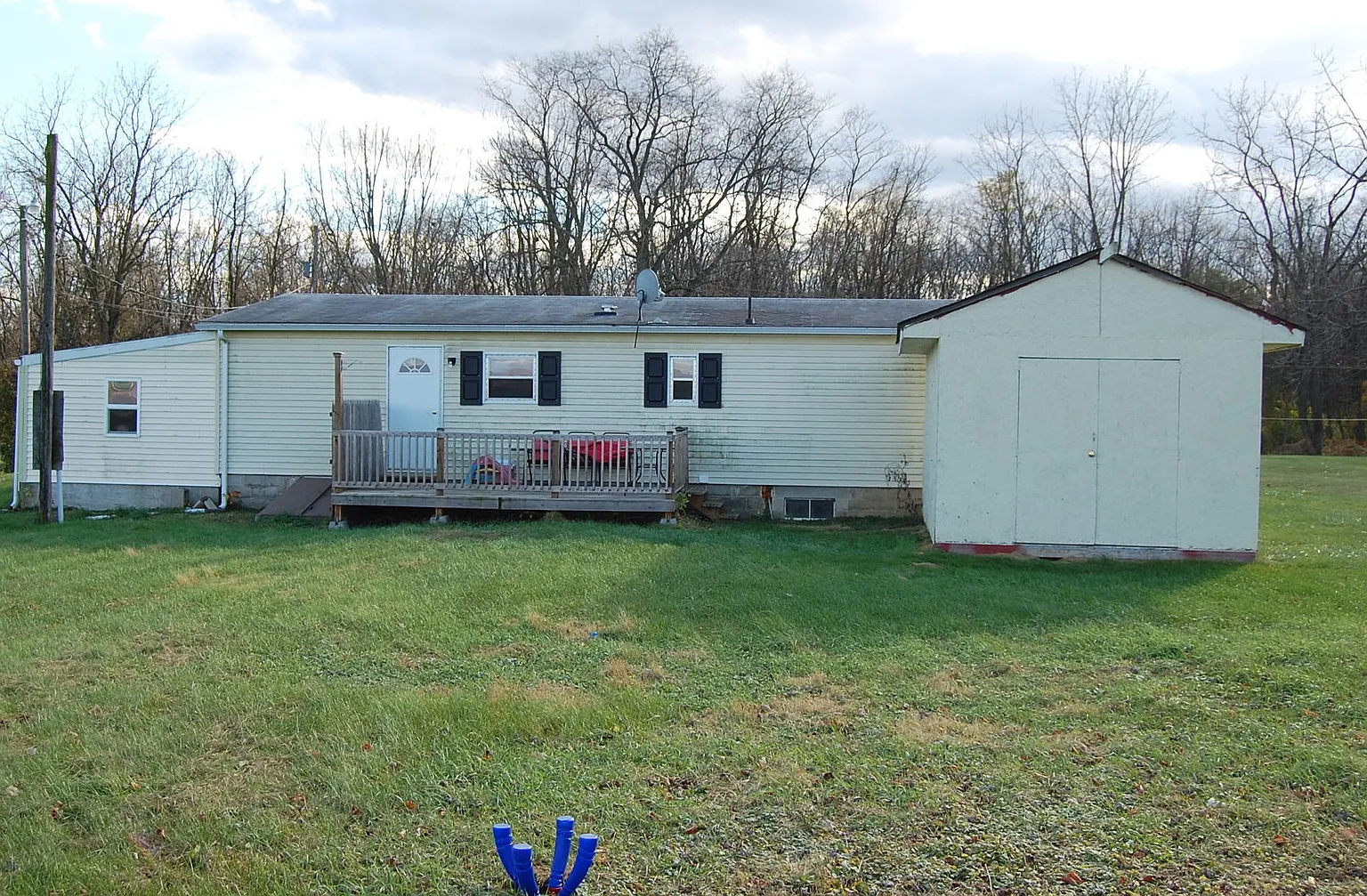 Coming Soon 3 Bedroom 1 Bath W/Huge Yard — Photo 2