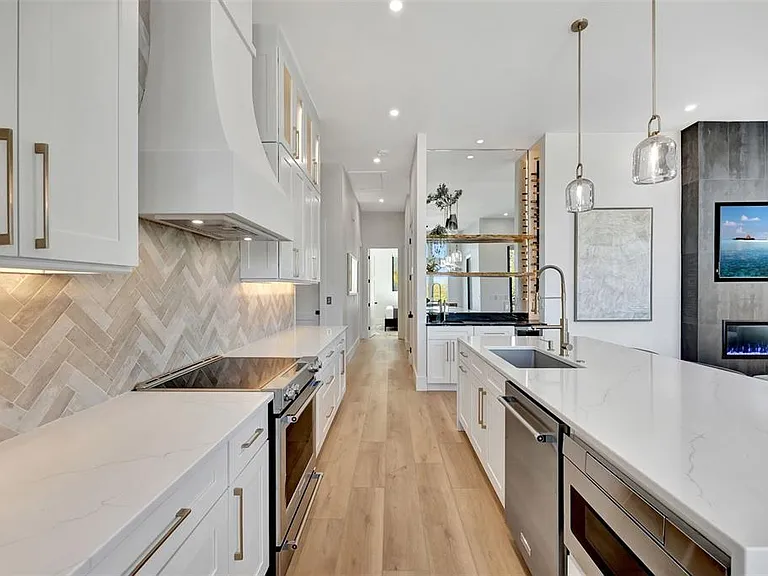 331 Albert St — Photo 12