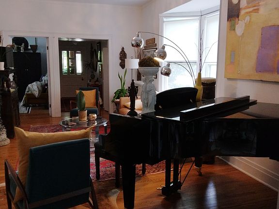 2nd image of 421 N Oak Park Ave