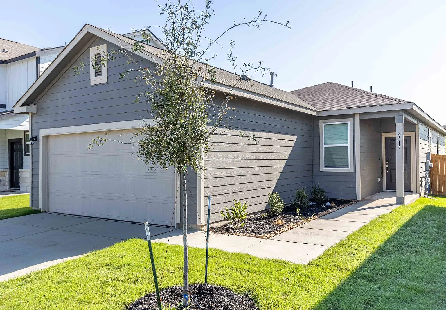 4 bed, 2.0 bath, 1521 sqft, $1,795 — Photo 2