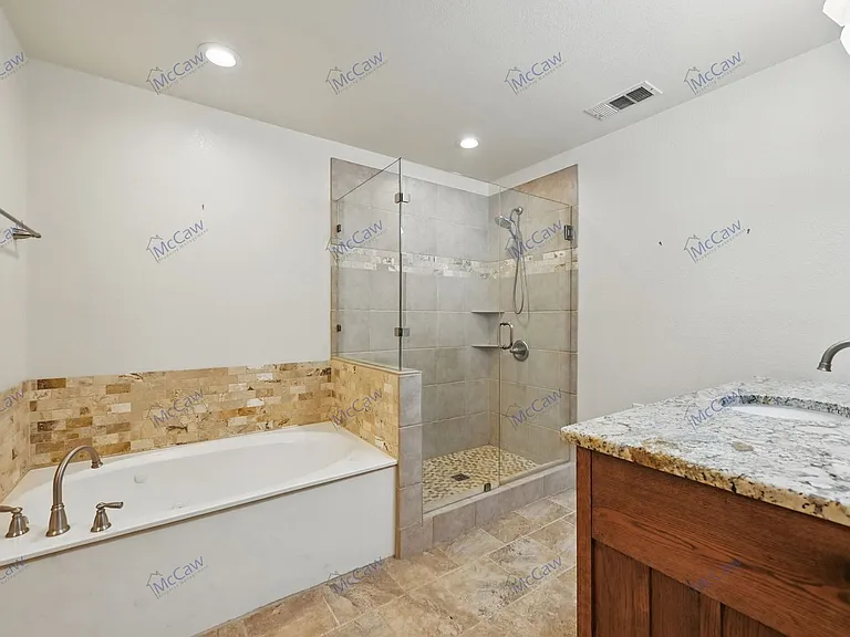 211 Sendero Dr — Photo 15