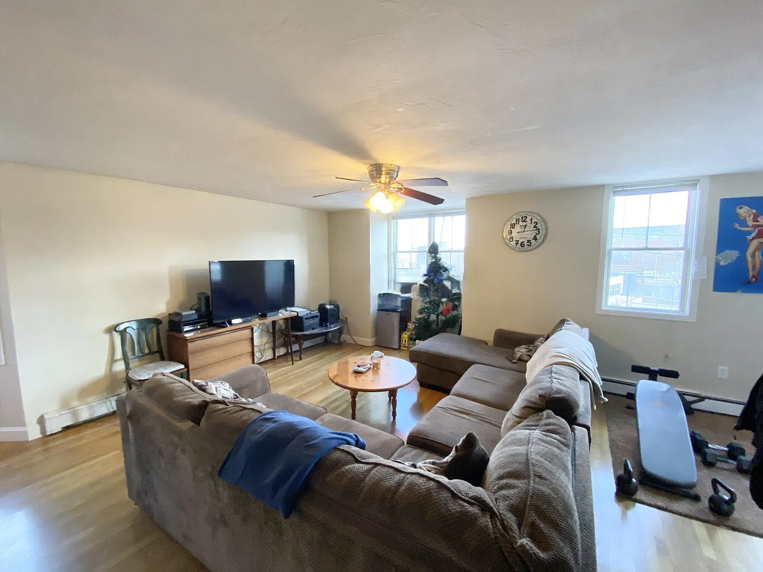 5 bed, $8,500 — Photo 2