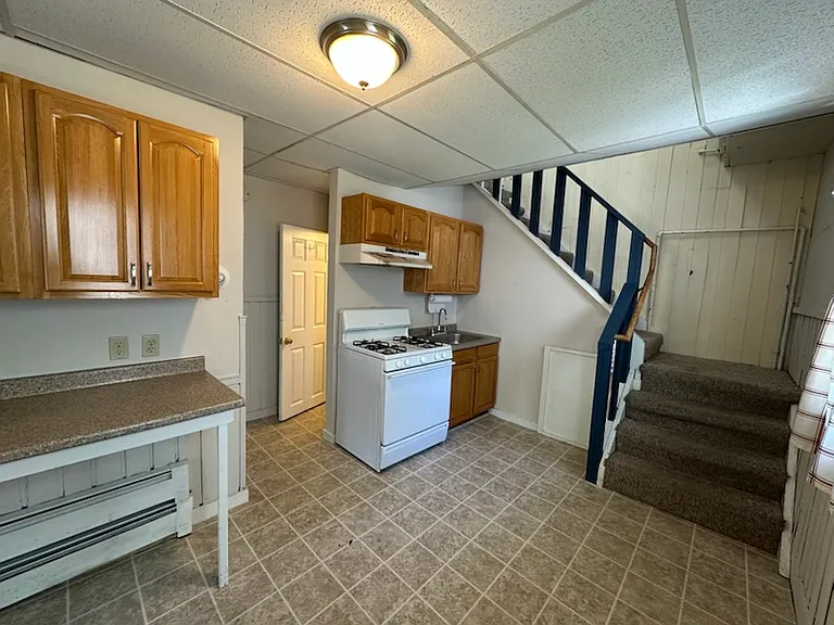 697 Main St #3 — Photo 2