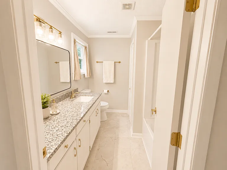 1004 Blanton Pl — Photo 11