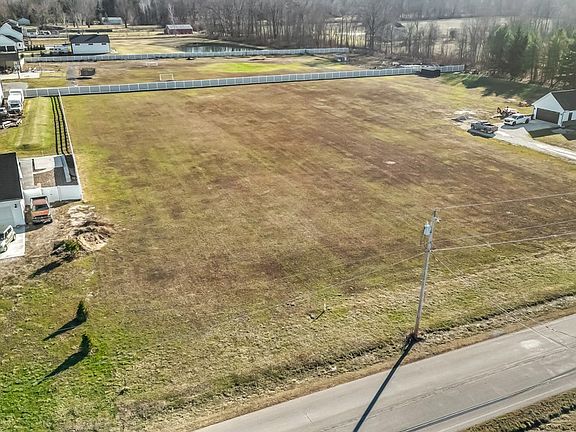 3rd image of Capel Rd