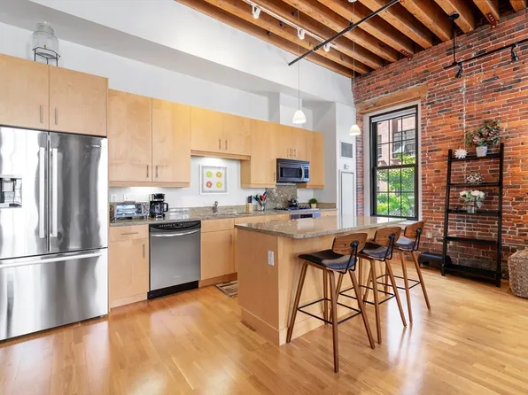 101 Broad St Unit 2C, Boston, MA 02110