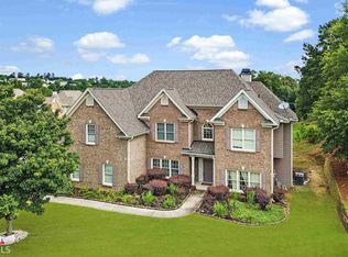 1082 Quiet Waters Ln, Lawrenceville, GA 30045