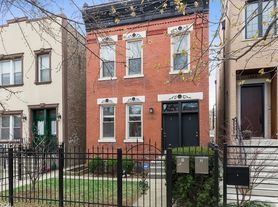 1350 N Bell Ave, Chicago, IL