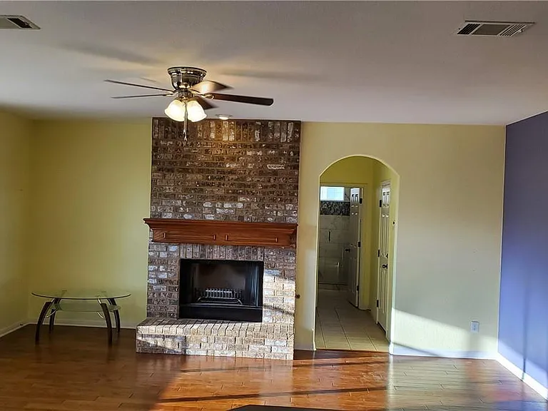 9421 Lisi Anne Dr — Photo 4