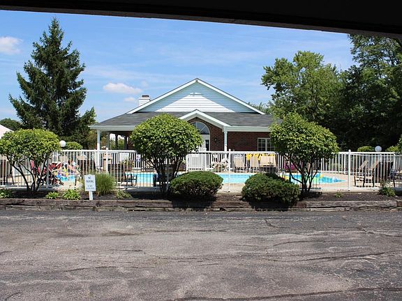 2nd image of 2494 Crystal Springs Dr