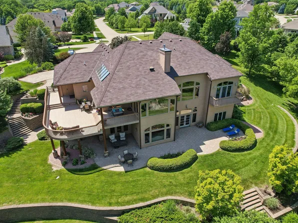 470 Painted Woods Dr, Waukee, IA 50263