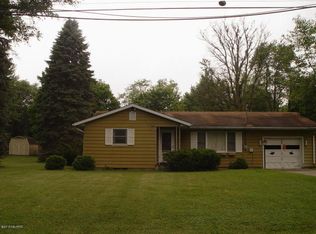 302 Michigan Ave, Colon, MI