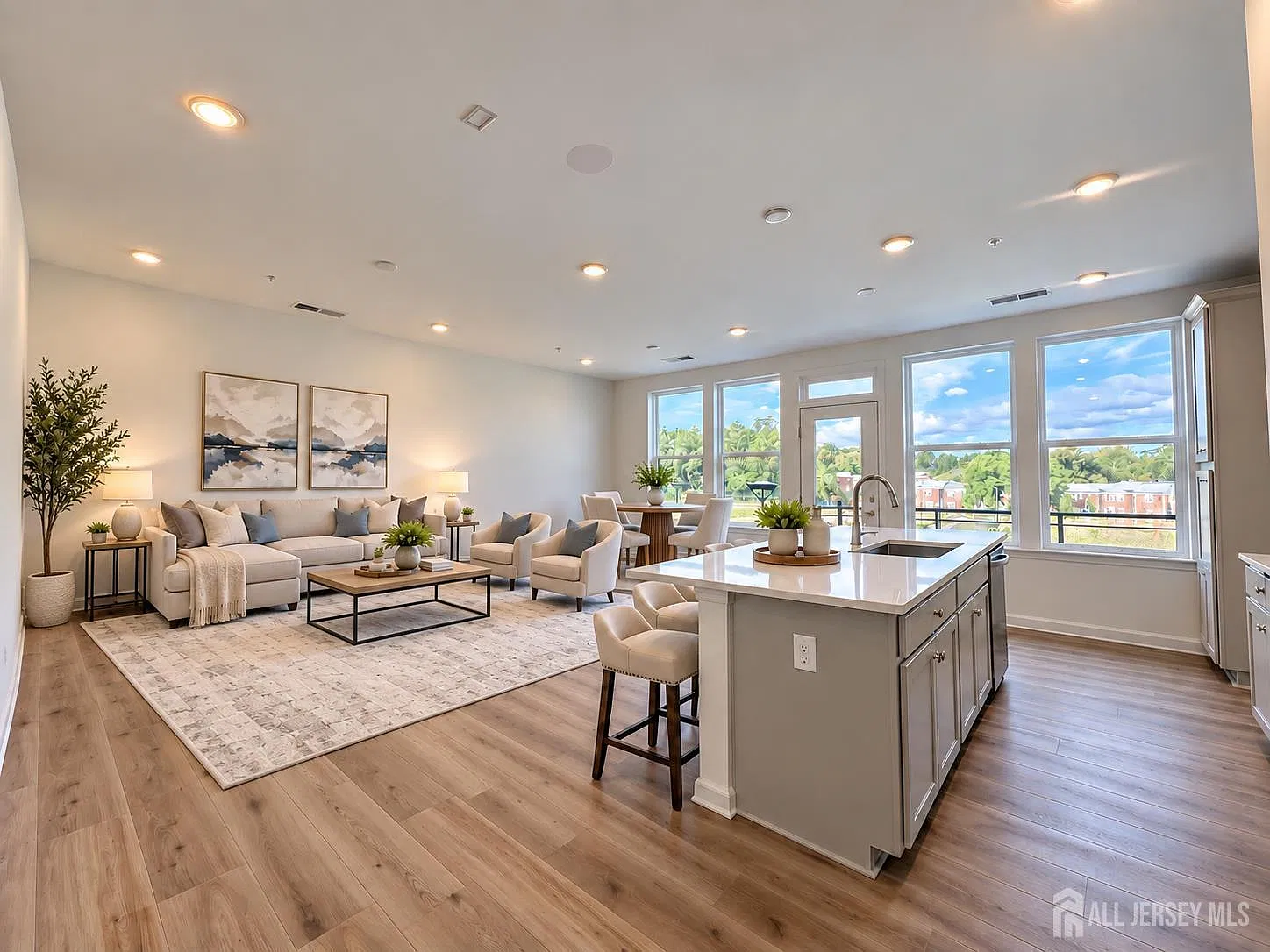 3 bed, 2.5 bath, 1654 sqft, $4,500 — Photo 2