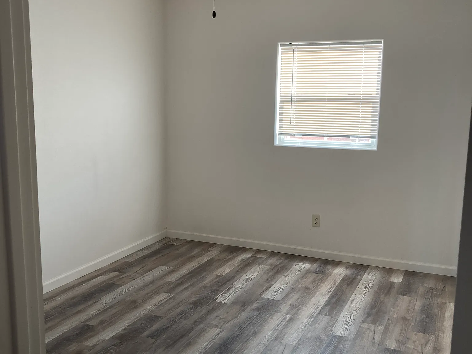 2 bed, $1,200 — Photo 2