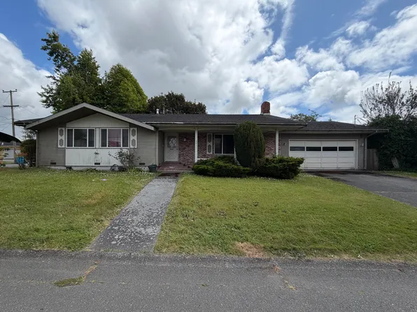 2011 Shamrock Dr, Fortuna, CA 95540