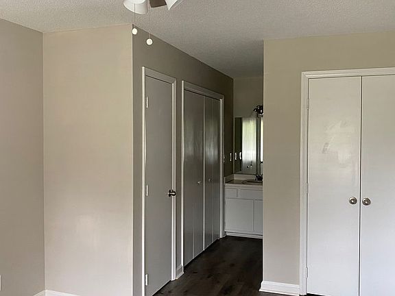 2nd image of 2321 Taylor St APT 10