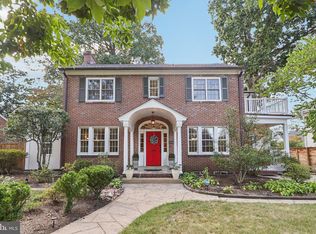 2322 S Arlington Ridge Rd, Arlington, VA 22202