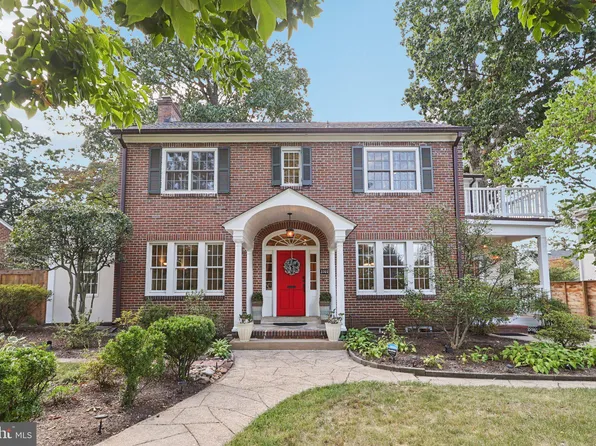 2322 S Arlington Ridge Rd, Arlington, VA 22202