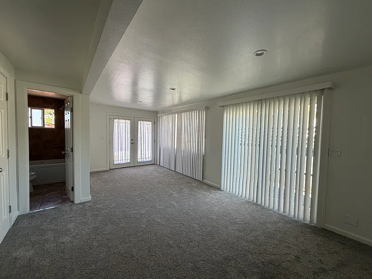 5005 Maiden Ln — Photo 15