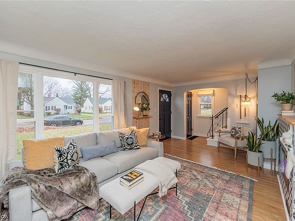 3rd image of 21437 Northwood Ave