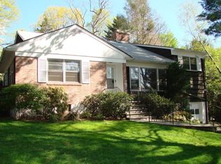 130 Haviland Ln, White Plains, NY