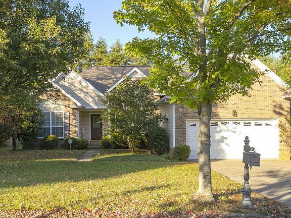 3rd image of 213 Holly Ln