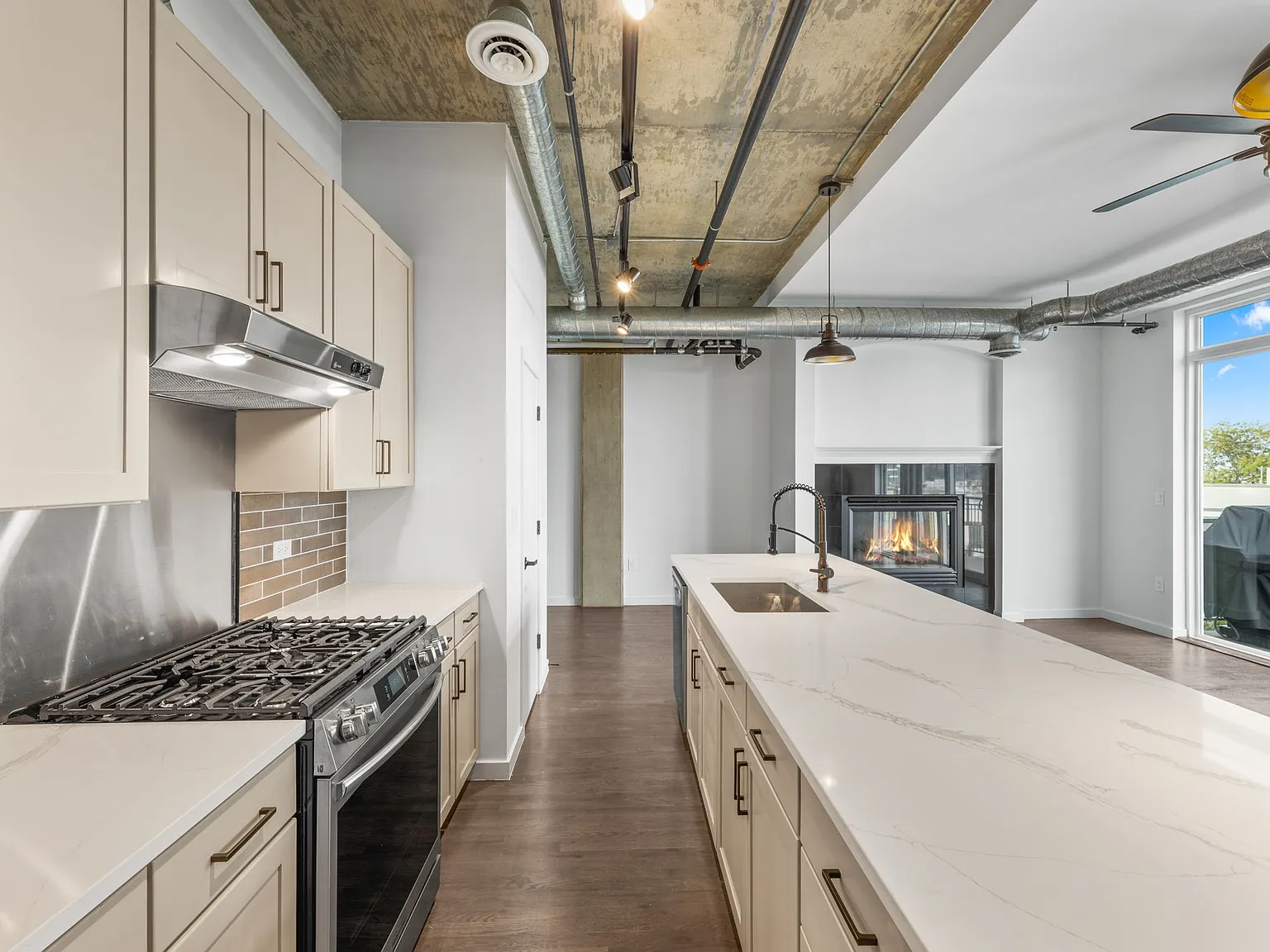 3201 Shoshone St — Photo 4
