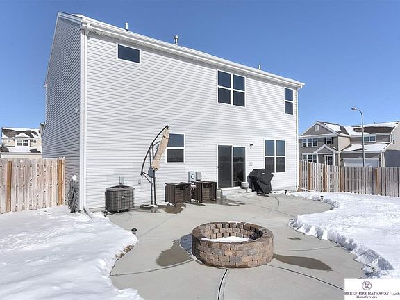 3rd image of 6401 Elm Hurst Dr