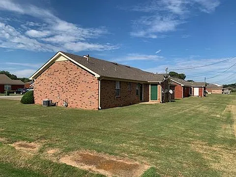 2 bed, 1200 sqft, $995 — Photo 3