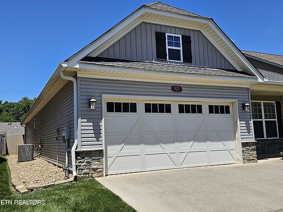 3rd image of 12055 Woodhollow Ln
