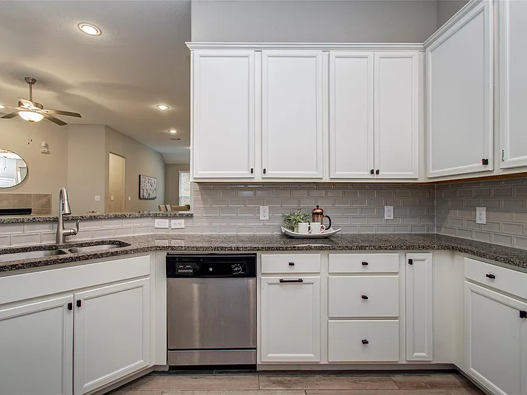 19029 Villa Ln — Photo 21