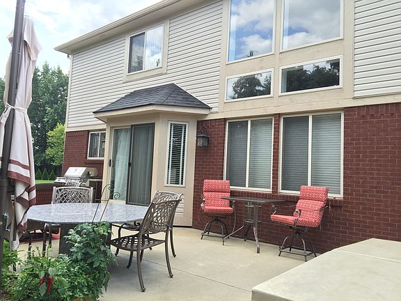 3rd image of 54064 Cambridge Dr