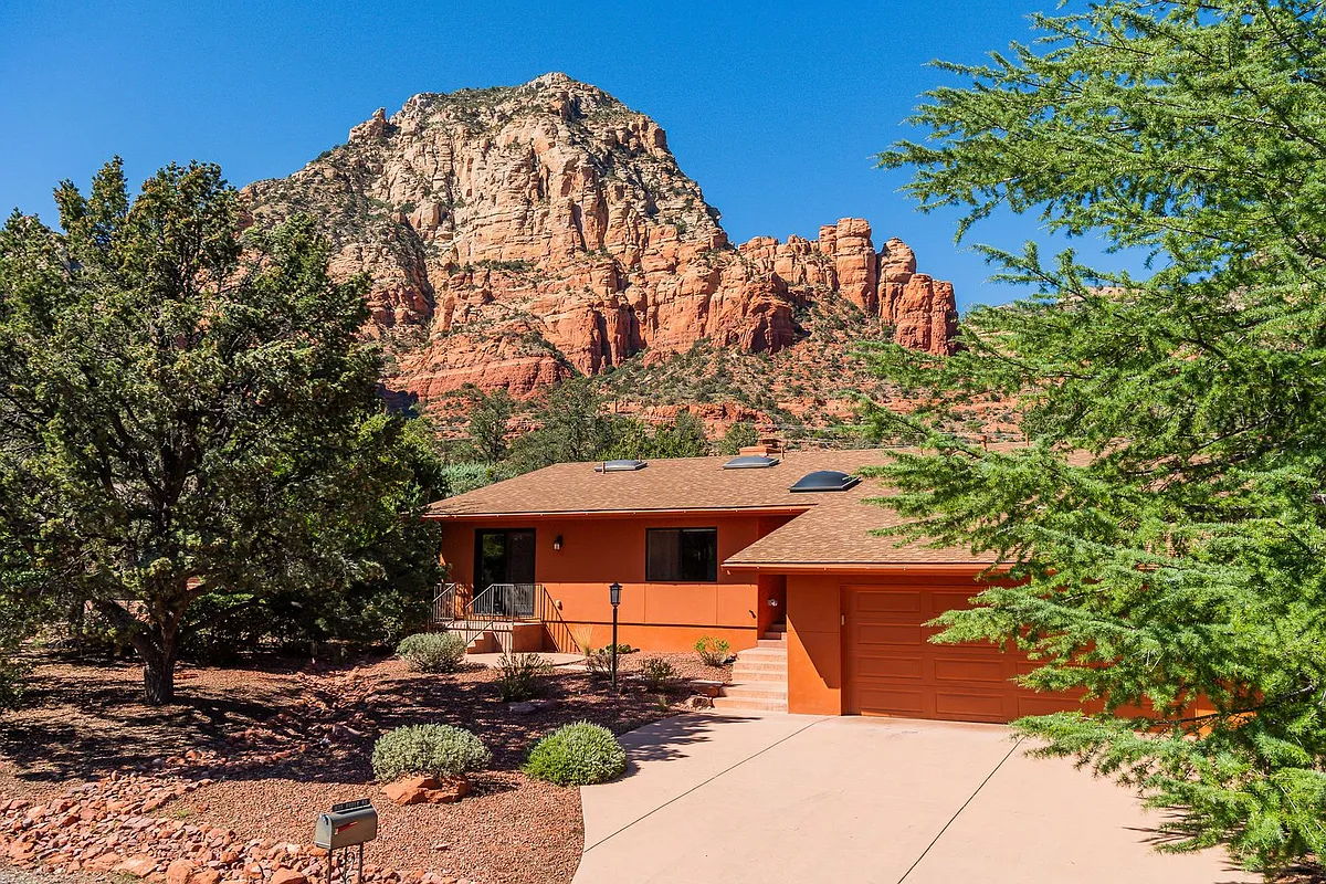 Photo 2 of 35 - 1135 Rodeo Rd - Sedona, AZ Building Photo - 1135 Rodeo Rd