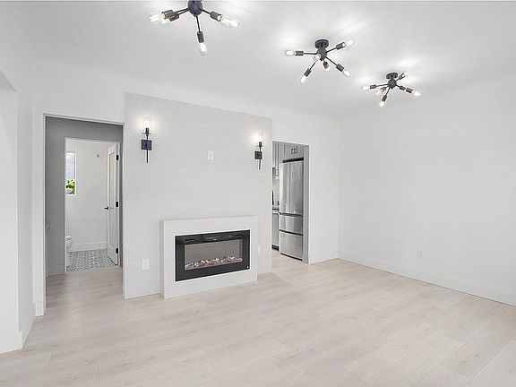 3rd image of 3825 Westwood Blvd #3827