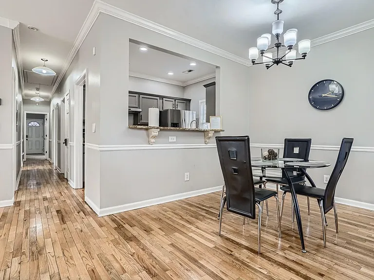 1113 Windsor St SW — Photo 11