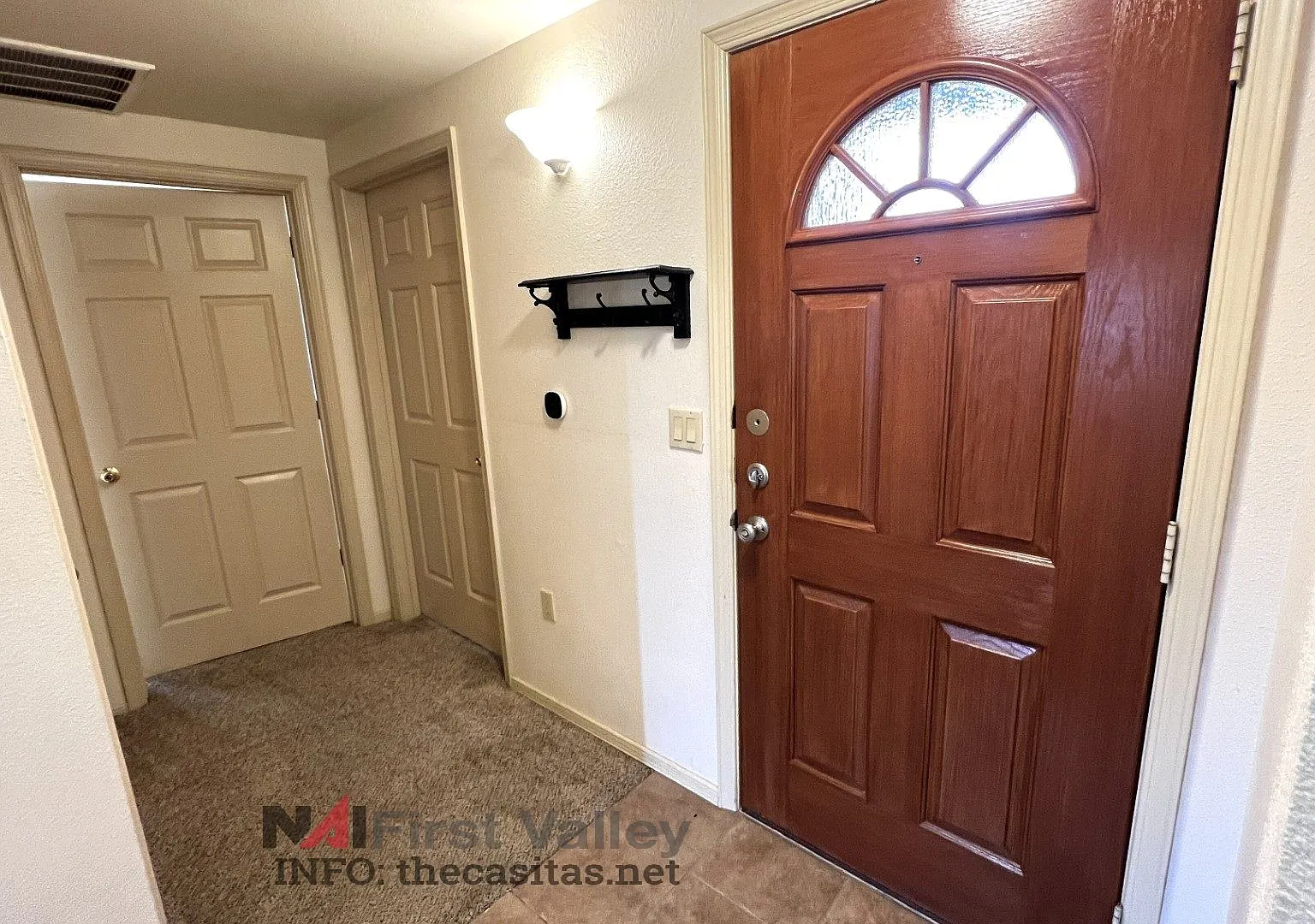 2 Bedroom- 2 Bathroom Upstairs — Photo 3
