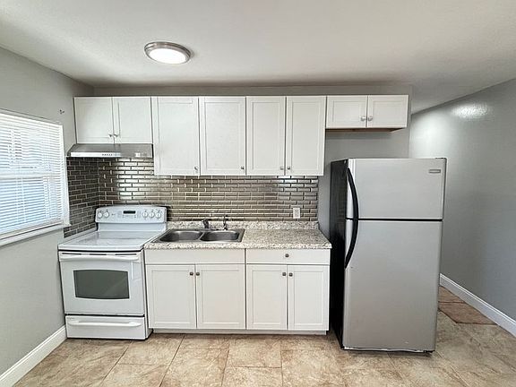 2nd image of 1102 Neptune Dr #1B-1BA-700SQFT