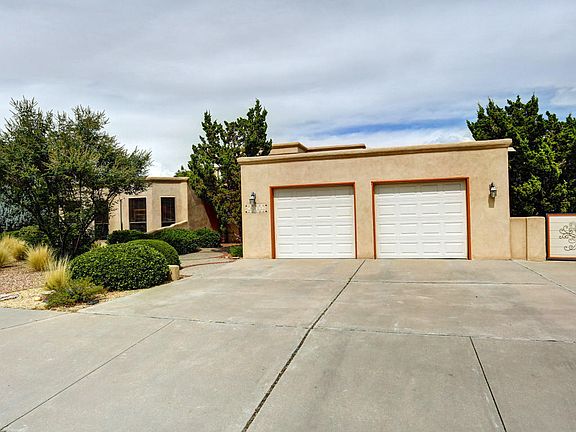 2nd image of 10524 Calle Alba NW