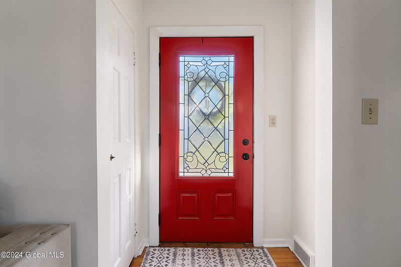 5th image of 182 Milner Avenue