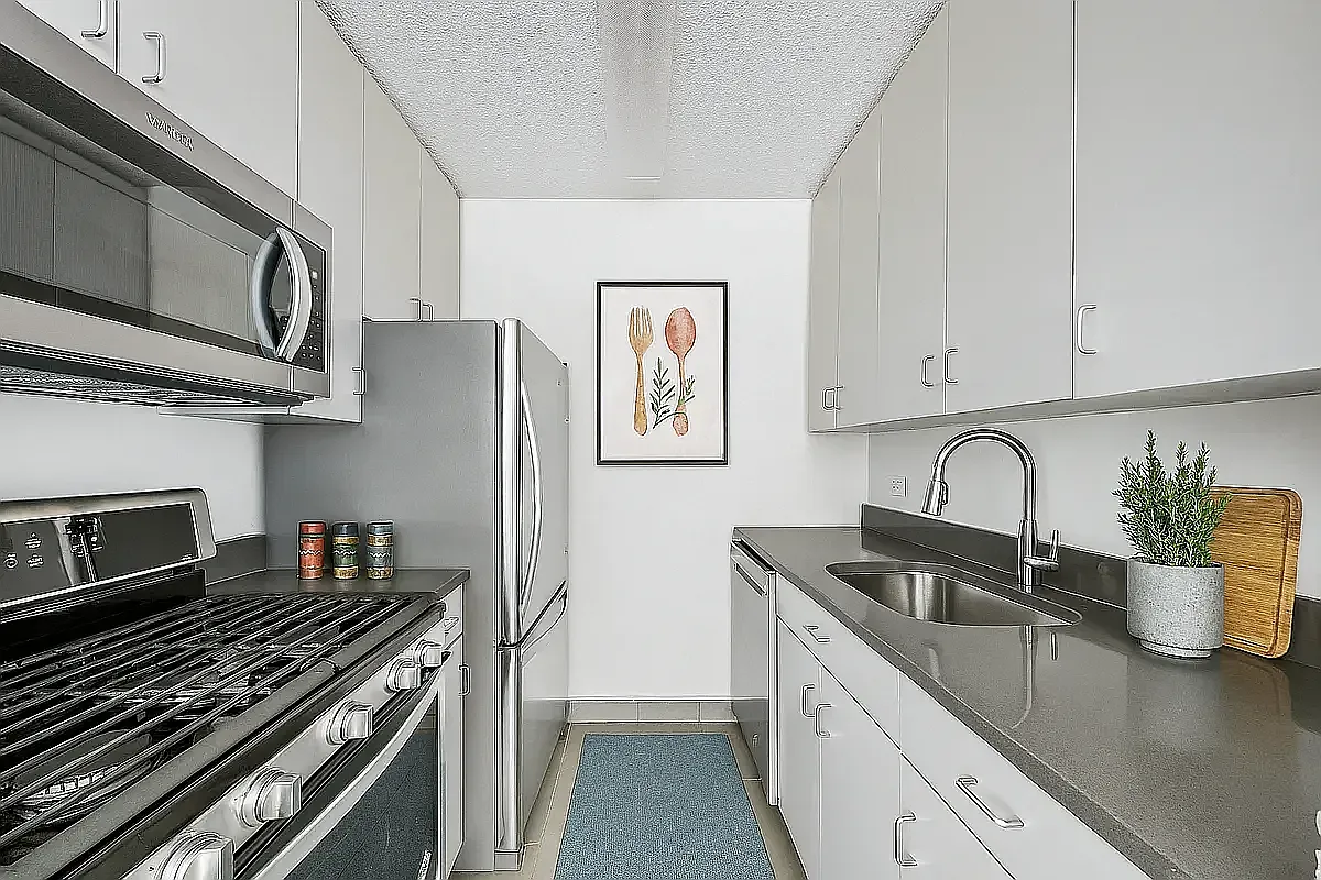 330 West 56th Street — Photo 2