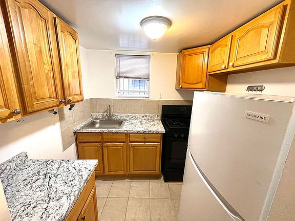 4th image of 2518 99th St #1