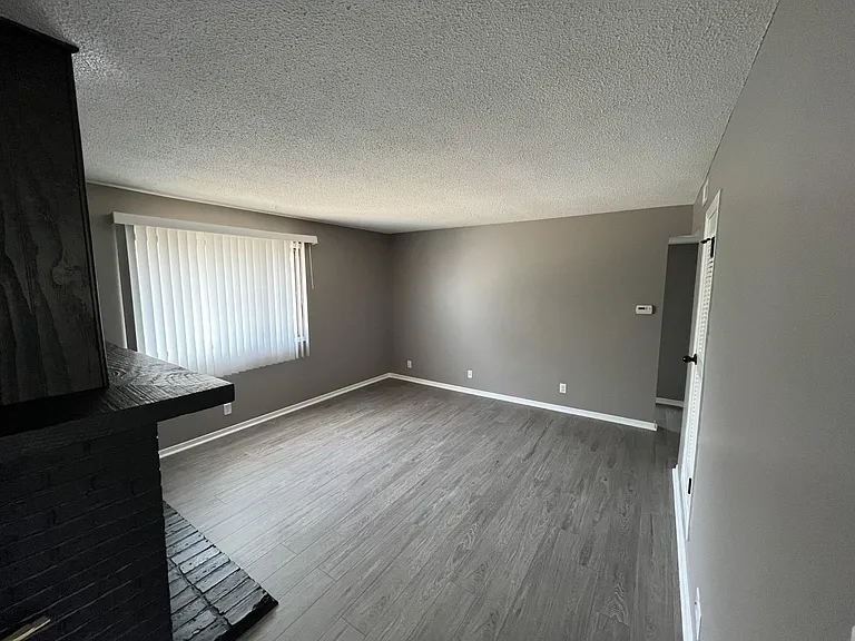 5610 Salt Valley View St #3 — Photo 4