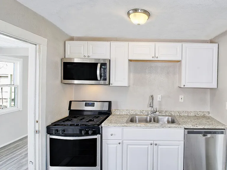 1144 Grand Ave — Photo 18