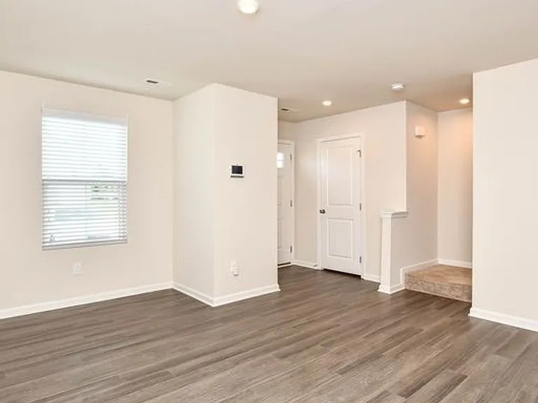 403 Hampton Townes Dr — Photo 14