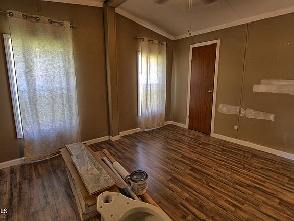 4th image of 428 Rich Dr