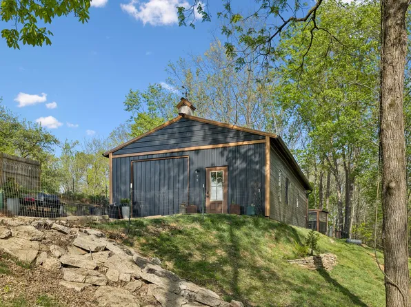 75 New Harmony Rd, Lafayette, TN 37083